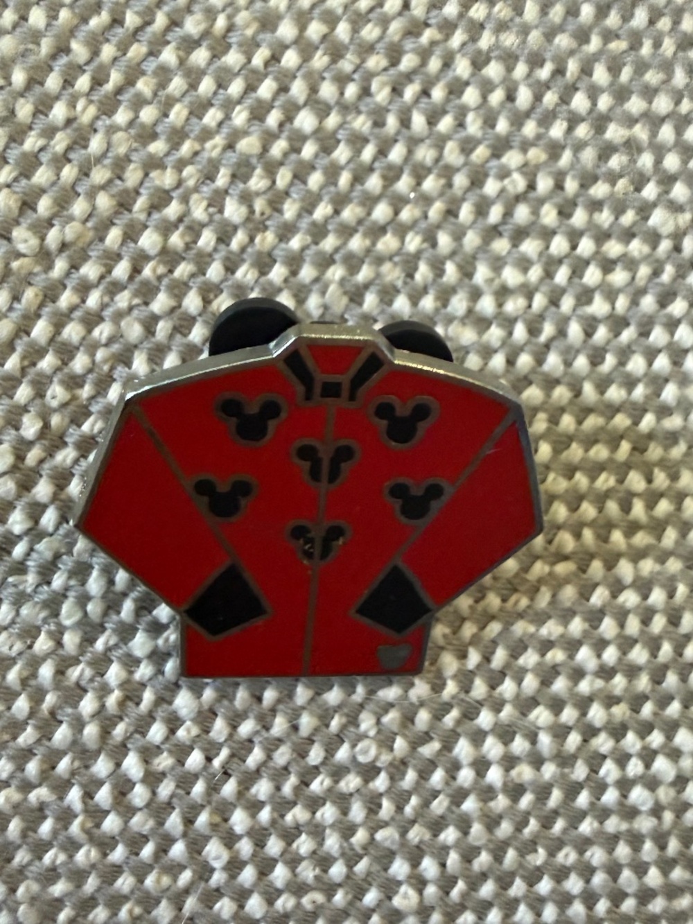 MICKEY MOUSE RED JACKET‎ PIN